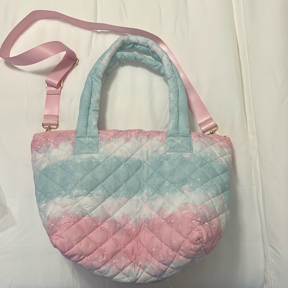 New without tags Jill and Ally Pink Tie Dye Quilted Nylon Printed Tote